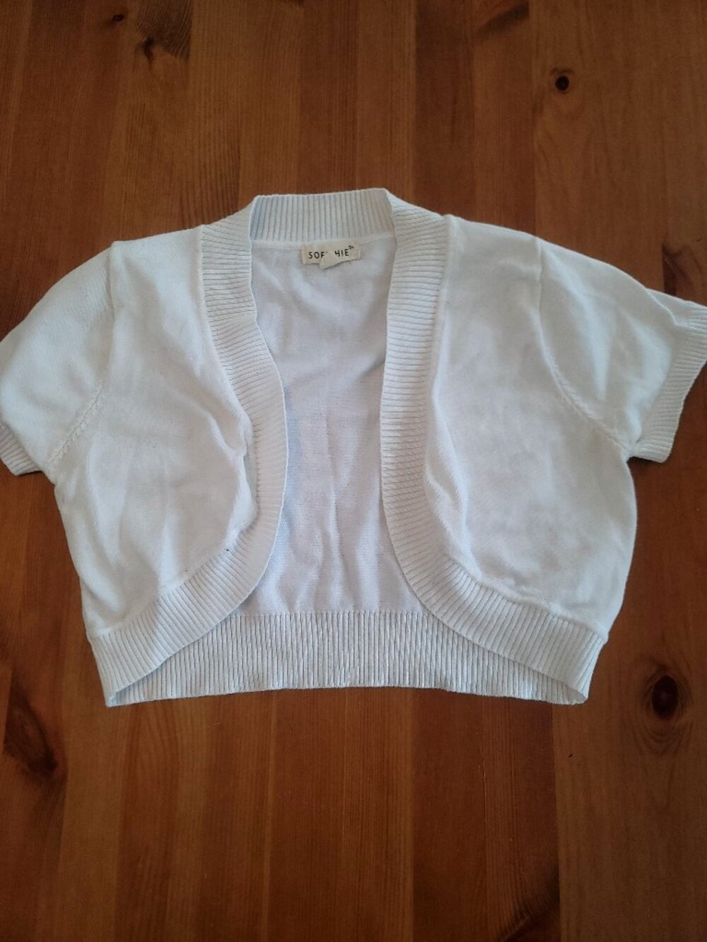 White sweater, Sofishie